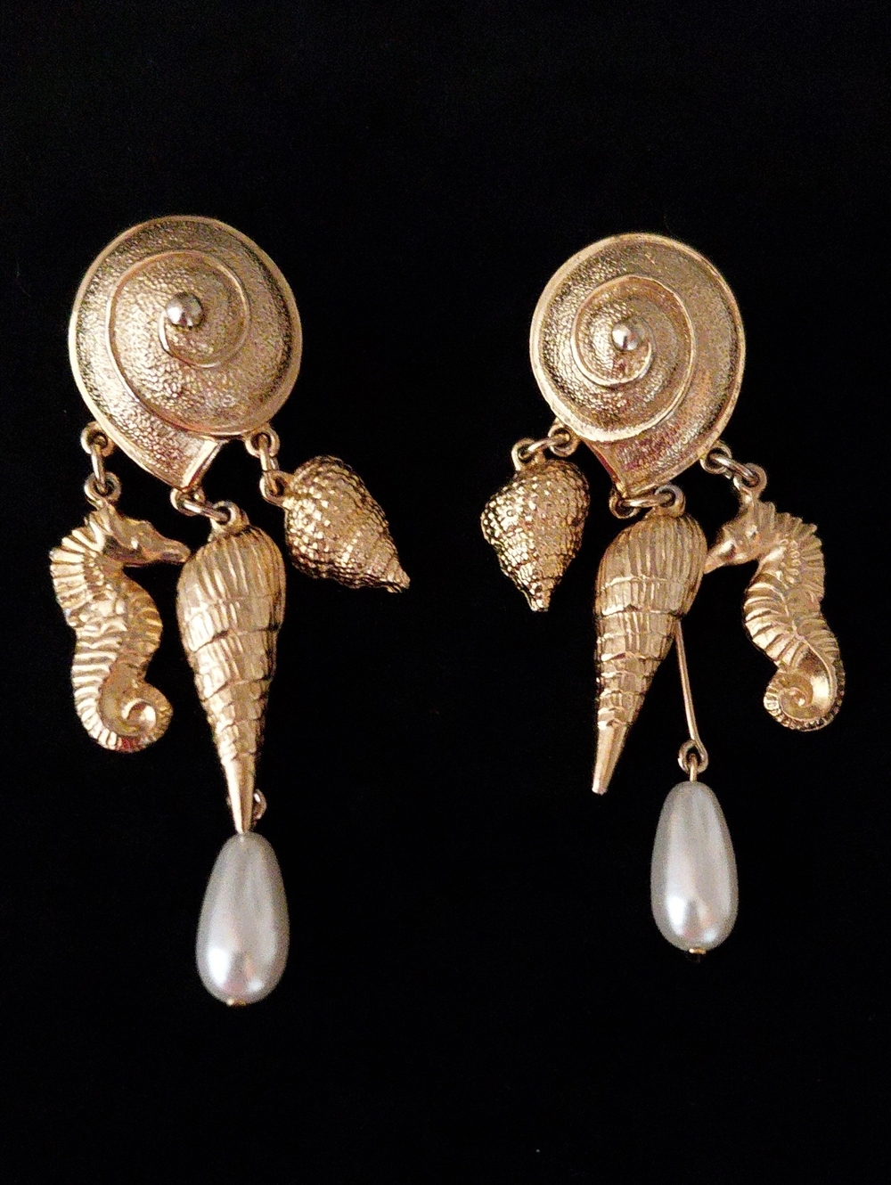 Vintage 1980s CRAFT Signed Nautical Seashell Seahorse Pearl Dangle Clip Earrings